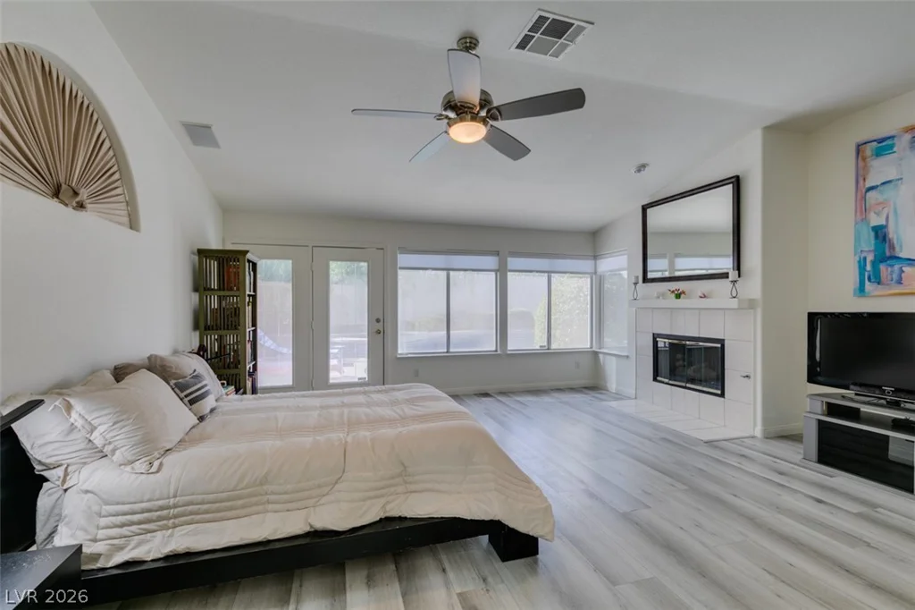 7813 Waterfalls, Las Vegas, NV 89128