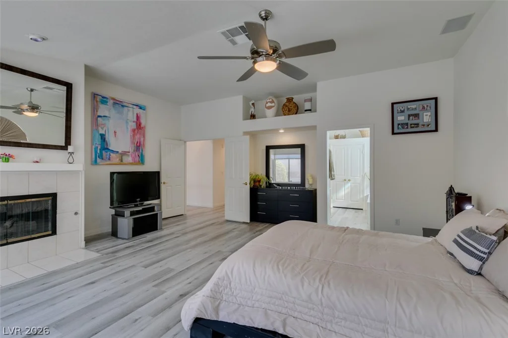 7813 Waterfalls, Las Vegas, NV 89128