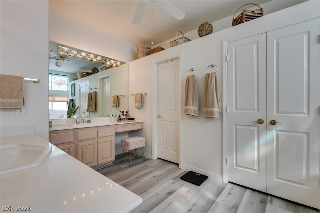 7813 Waterfalls, Las Vegas, NV 89128