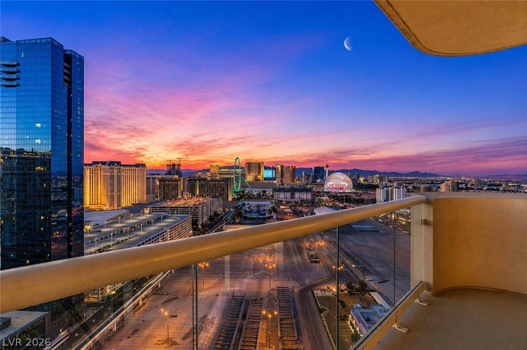 125 HARMON, Las Vegas, NV 89109