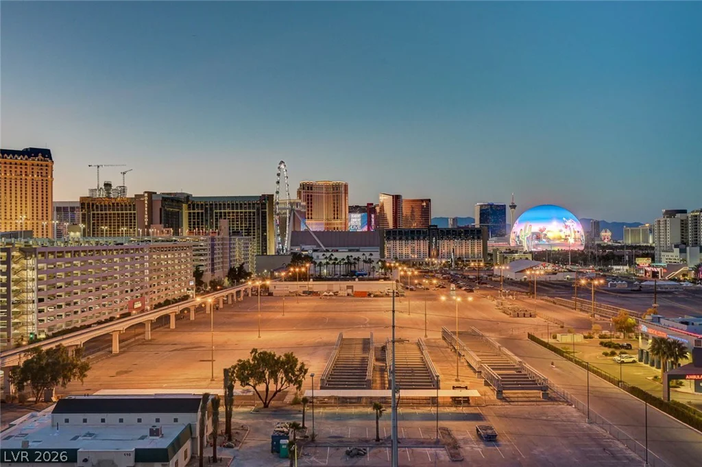 125 HARMON, Las Vegas, NV 89109