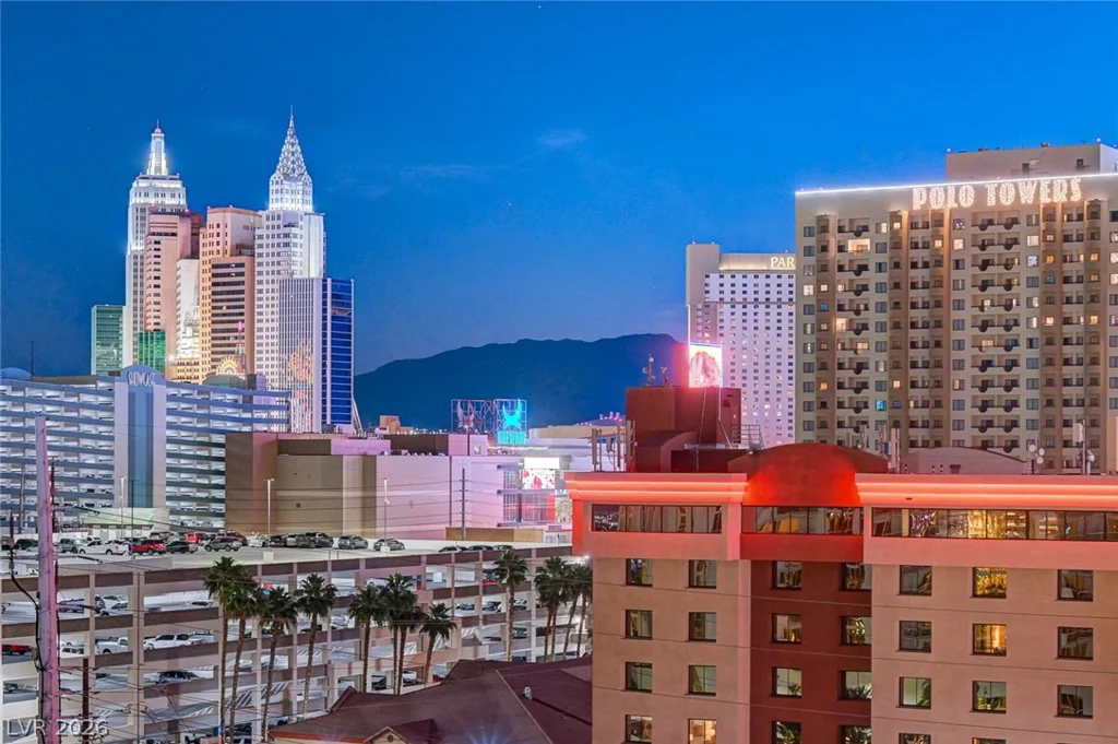 125 HARMON, Las Vegas, NV 89109