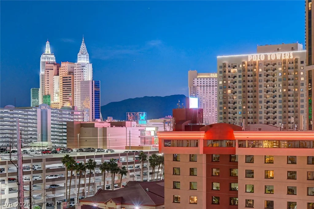 125 HARMON, Las Vegas, NV 89109