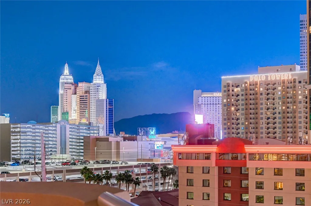 125 HARMON, Las Vegas, NV 89109