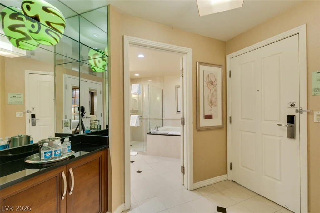 125 HARMON, Las Vegas, NV 89109
