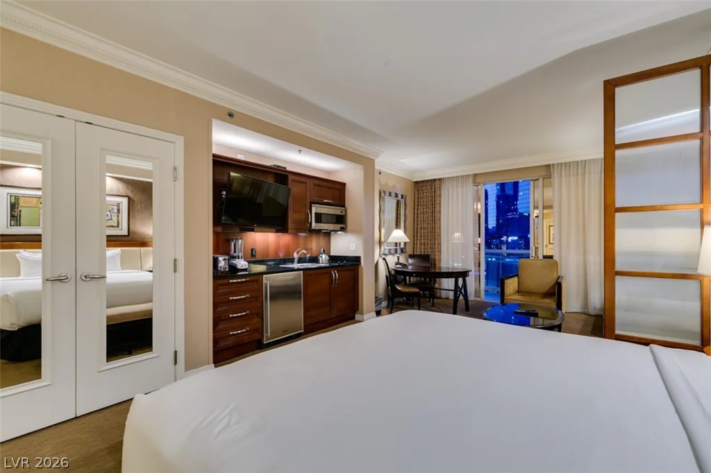 125 HARMON, Las Vegas, NV 89109