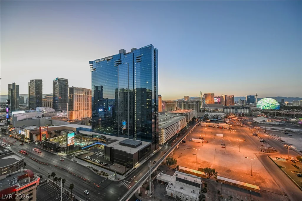 125 HARMON, Las Vegas, NV 89109