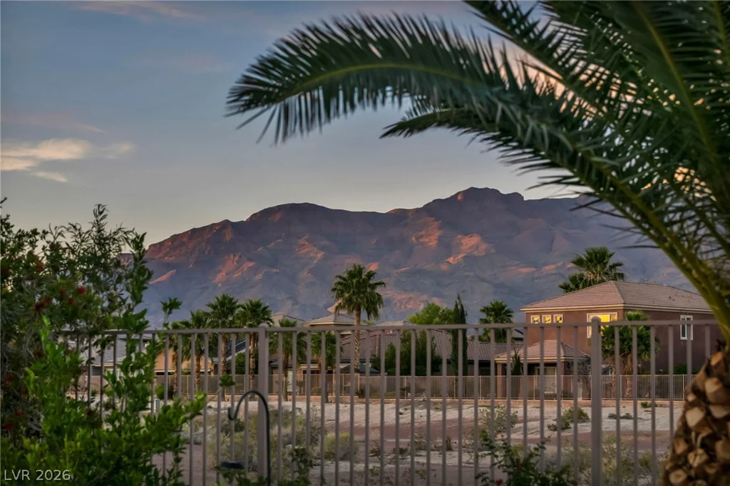 8404 Myerlee, Las Vegas, NV 89131