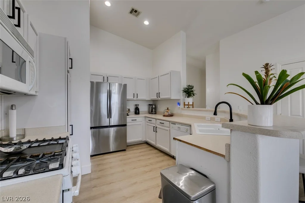 6315 Dan Blocker, Henderson, NV 89011