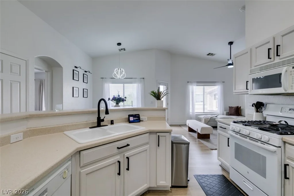 6315 Dan Blocker, Henderson, NV 89011