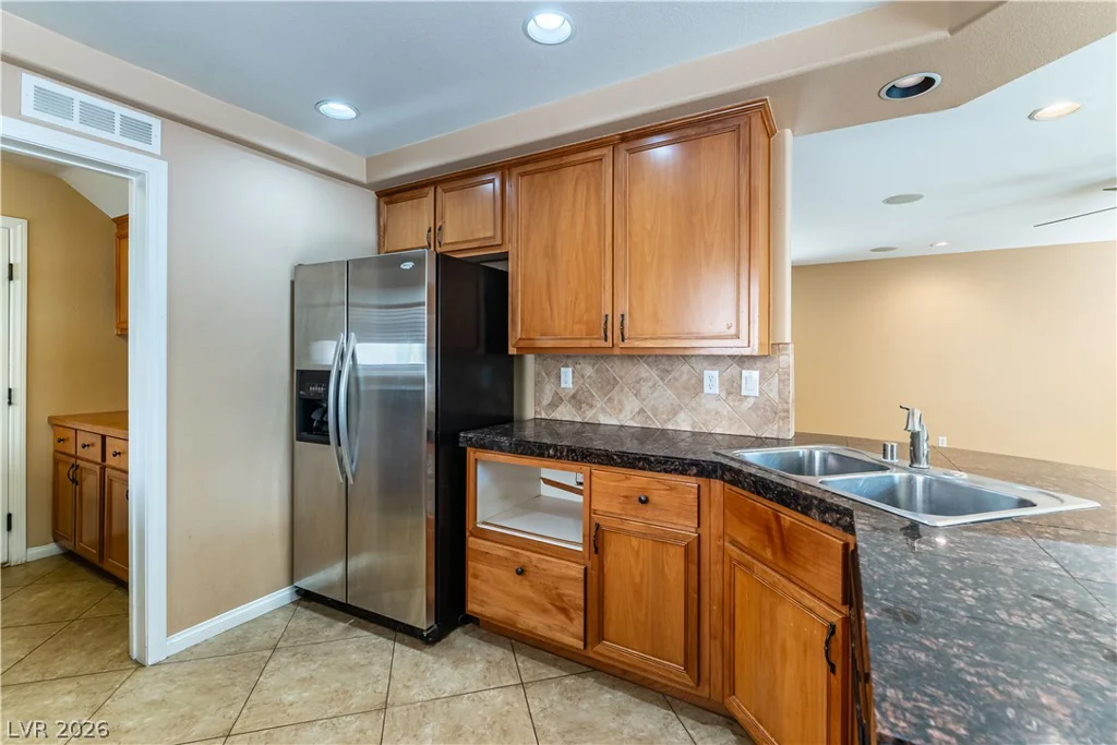 10029 Pipestone, Las Vegas, NV 89141
