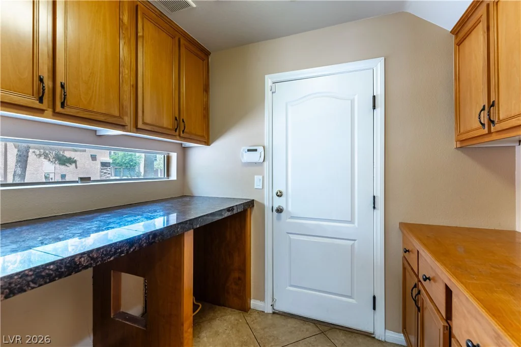 10029 Pipestone, Las Vegas, NV 89141