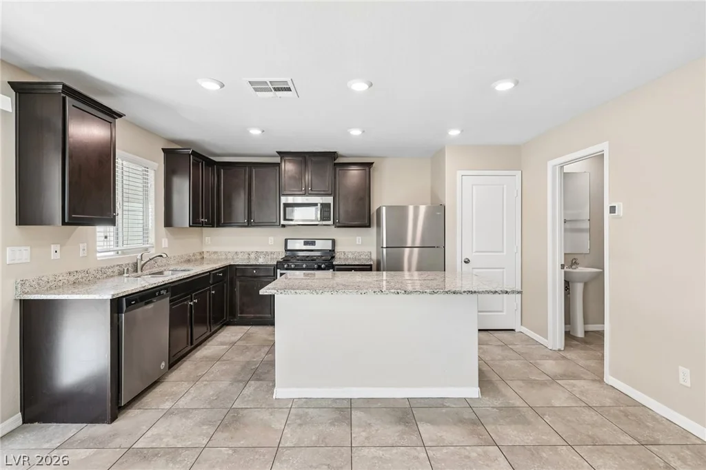 6439 Broadcloth, Las Vegas, NV 89122