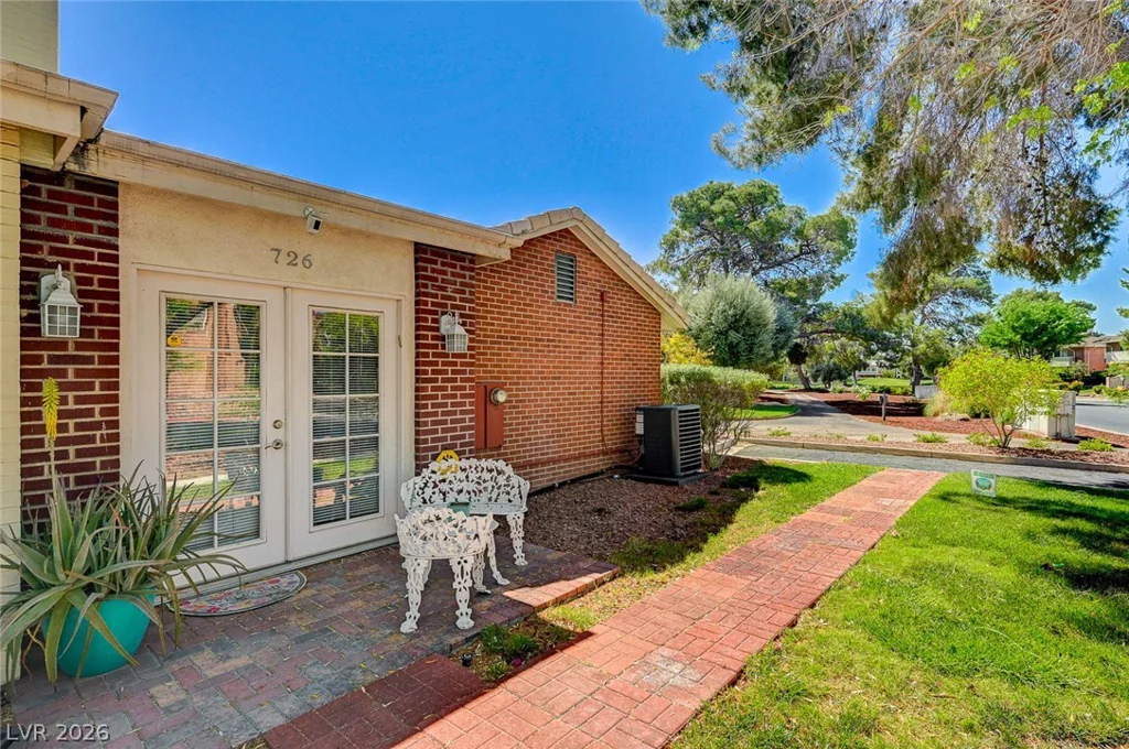 726 Tam O Shanter, Las Vegas, NV 89109