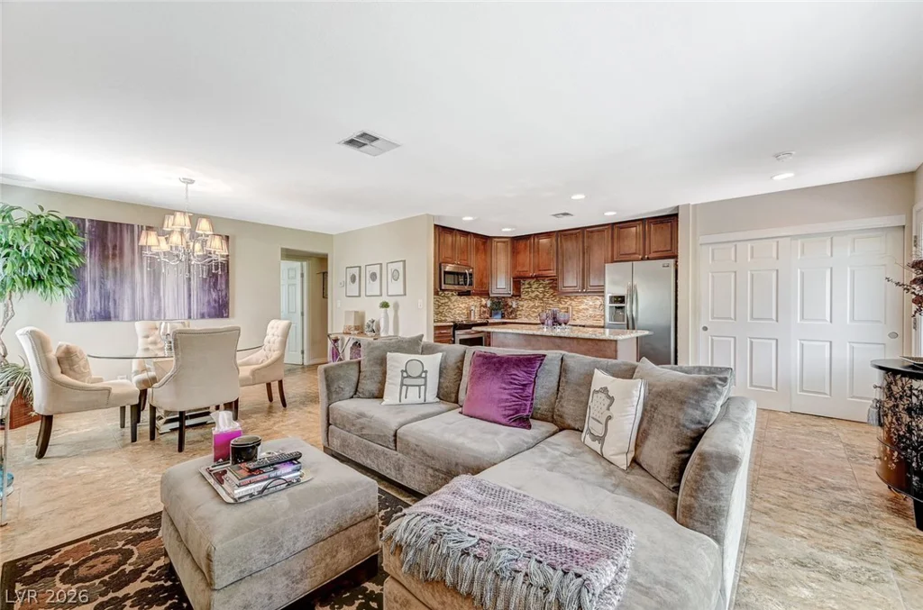 726 Tam O Shanter, Las Vegas, NV 89109