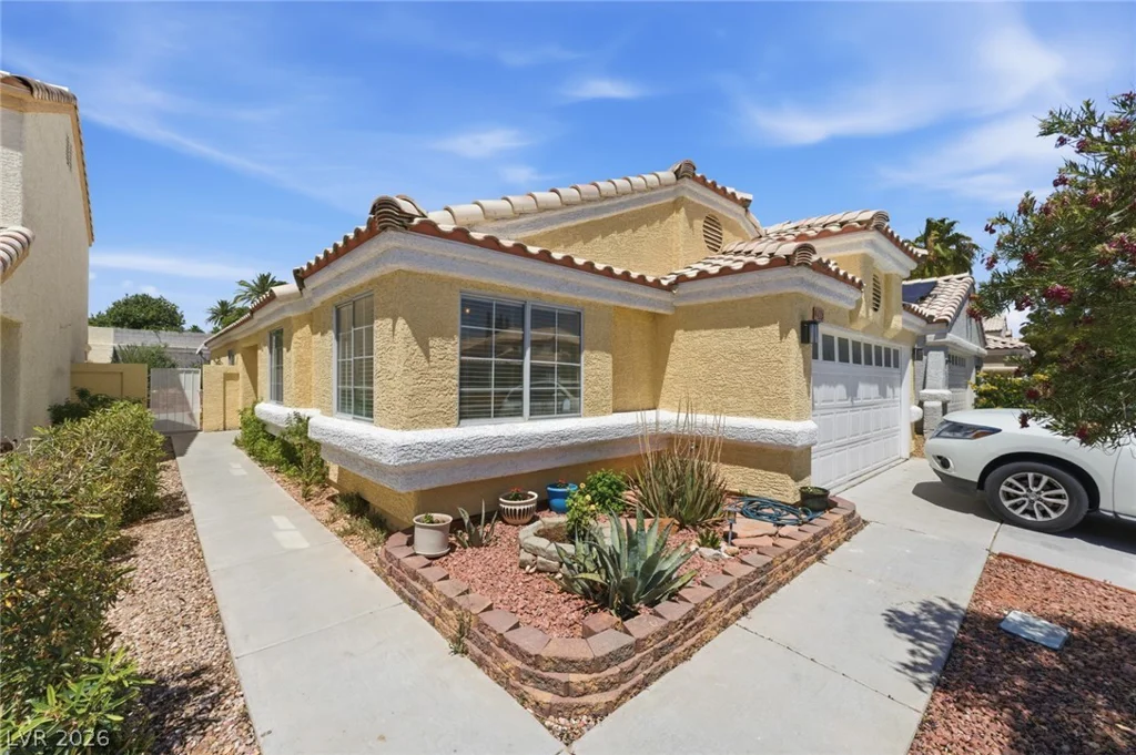 2313 Diamondback, Las Vegas, NV 89117