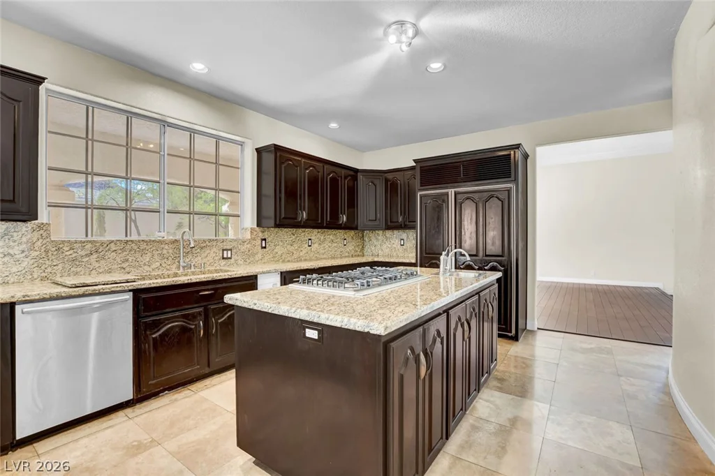 1931 Fox Canyon, Las Vegas, NV 89117