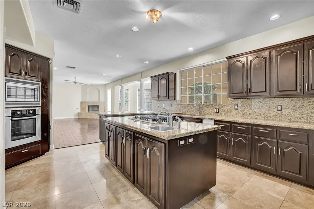 1931 Fox Canyon, Las Vegas, NV 89117