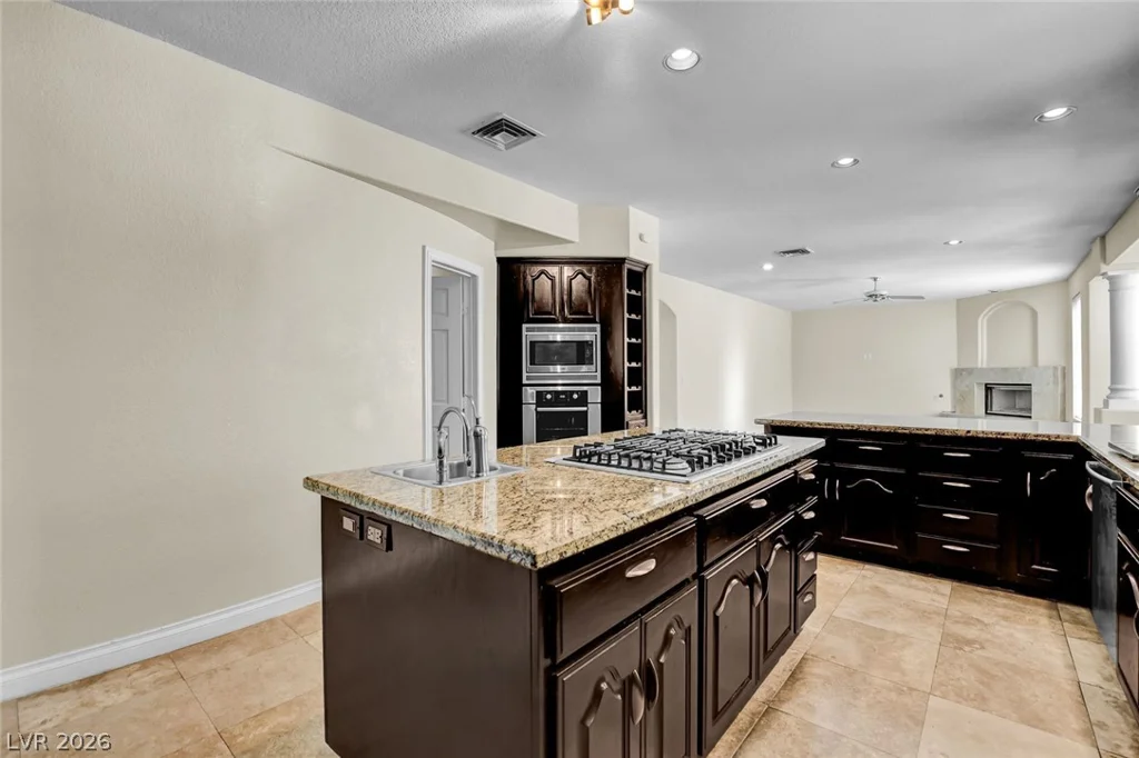 1931 Fox Canyon, Las Vegas, NV 89117