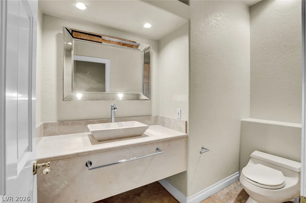 1931 Fox Canyon, Las Vegas, NV 89117