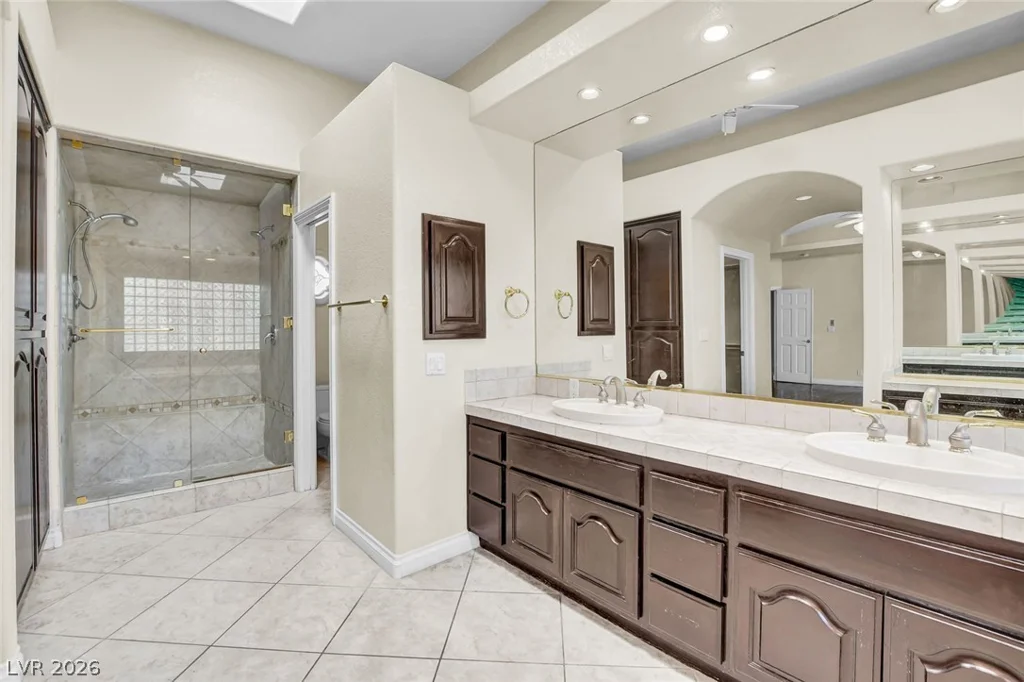 1931 Fox Canyon, Las Vegas, NV 89117