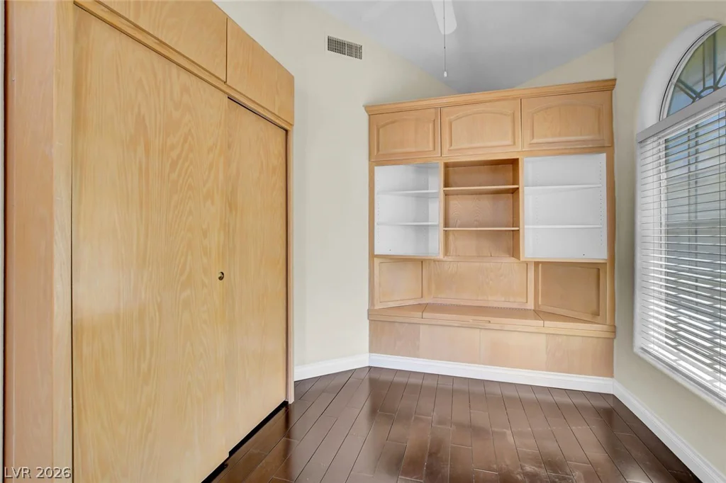 1931 Fox Canyon, Las Vegas, NV 89117