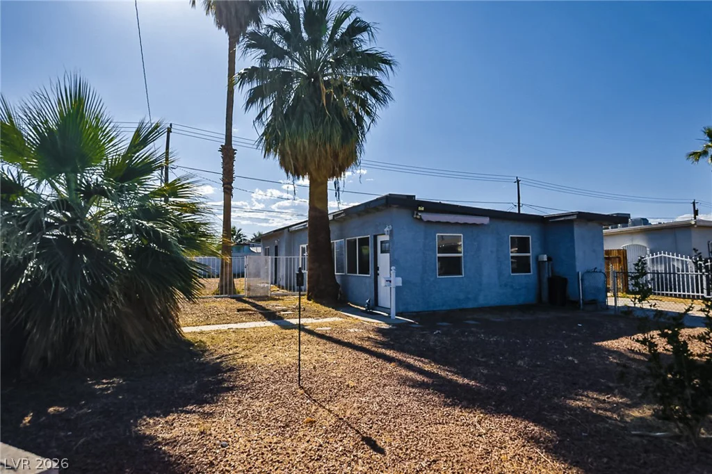 2125 Oakey, Las Vegas, NV 89104