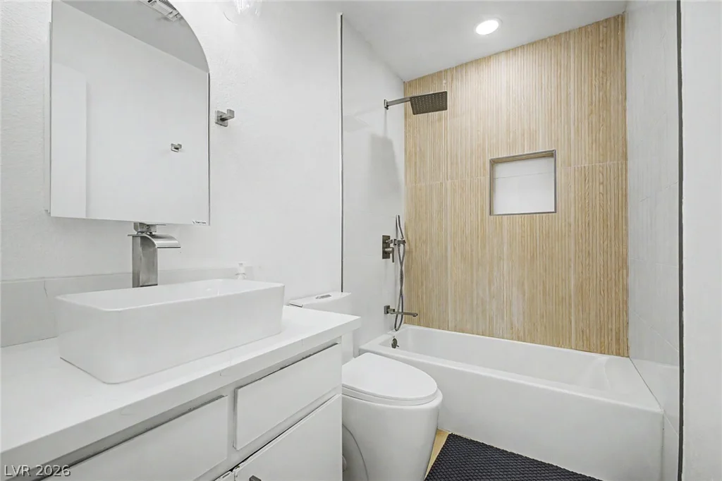 512 Macbrey, Las Vegas, NV 89123