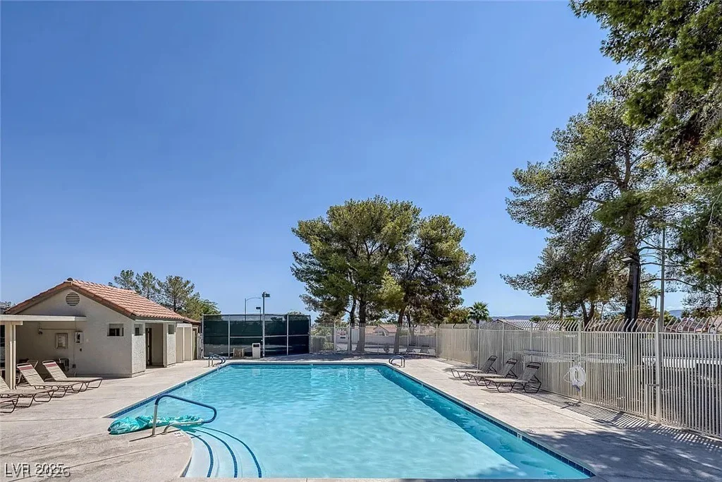 512 Macbrey, Las Vegas, NV 89123