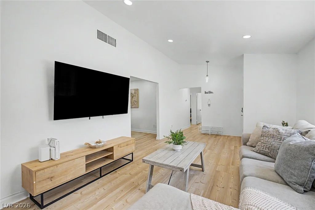 512 Macbrey, Las Vegas, NV 89123
