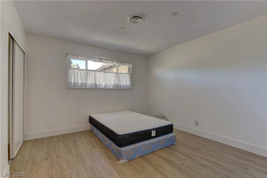 4204 Woodcrest, Las Vegas, NV 89121