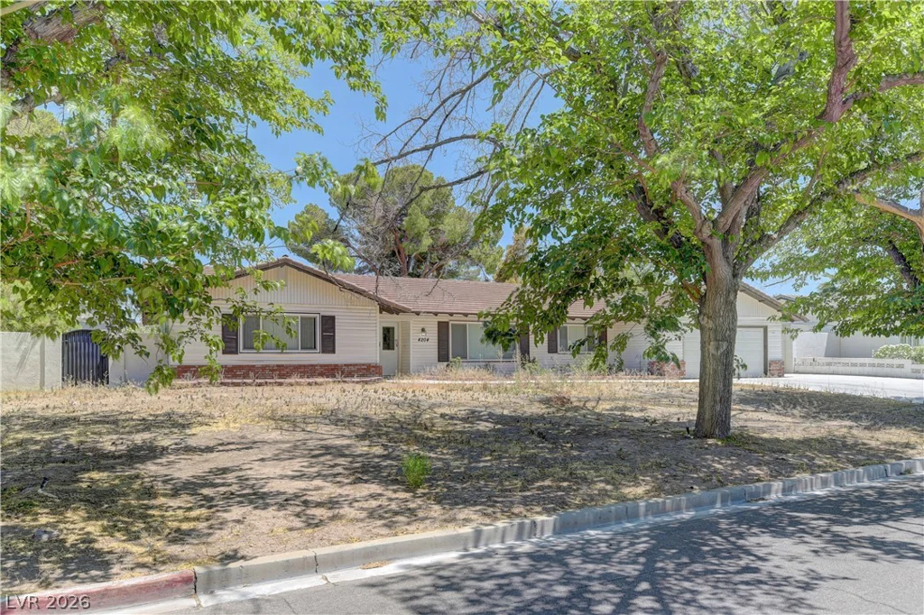 4204 Woodcrest, Las Vegas, NV 89121