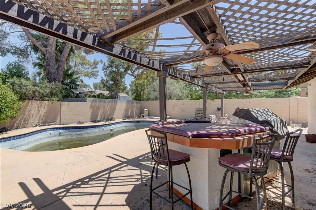 4204 Woodcrest, Las Vegas, NV 89121