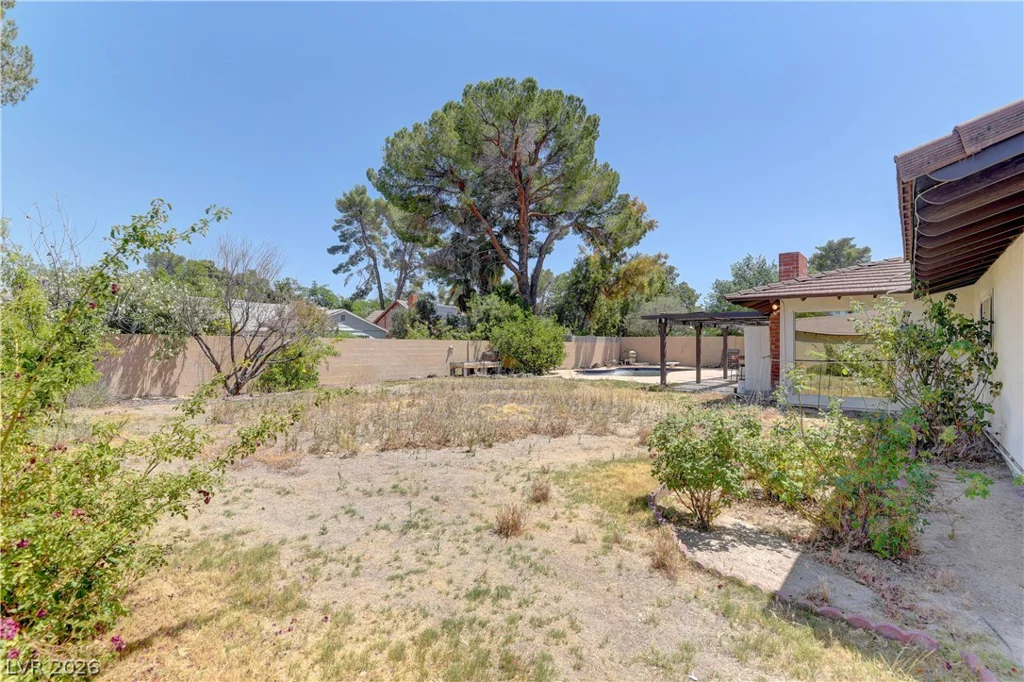 4204 Woodcrest, Las Vegas, NV 89121