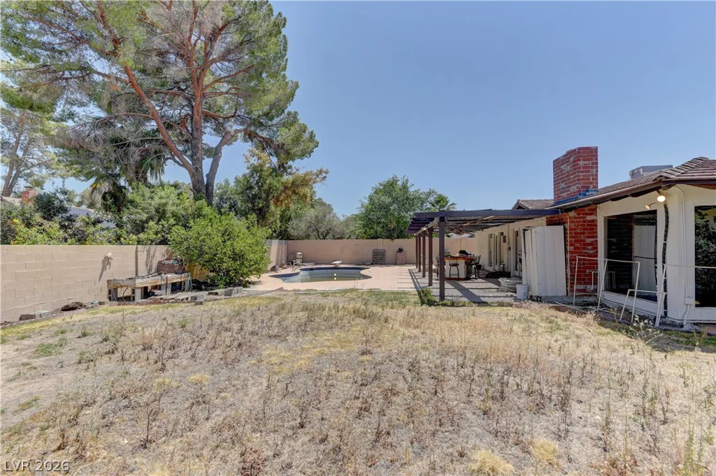 4204 Woodcrest, Las Vegas, NV 89121