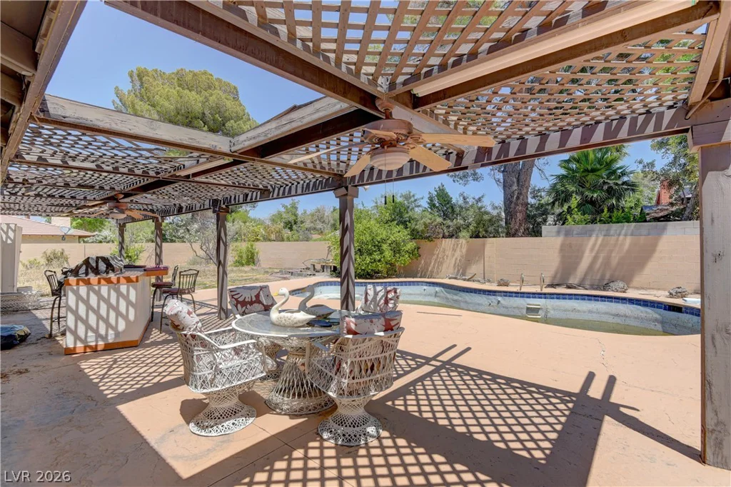 4204 Woodcrest, Las Vegas, NV 89121