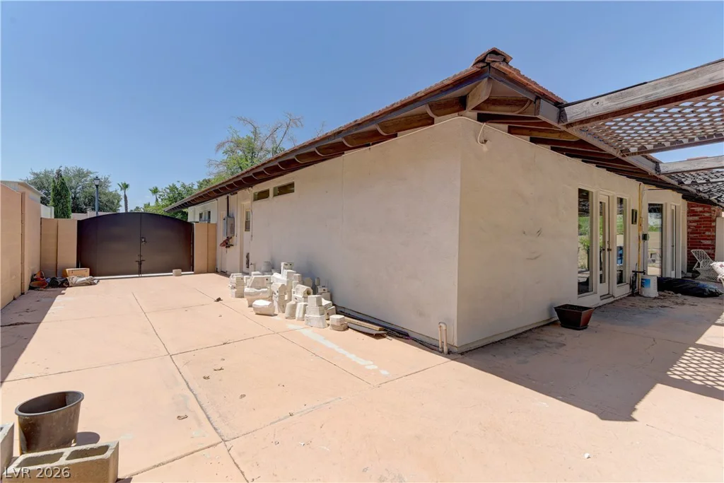 4204 Woodcrest, Las Vegas, NV 89121