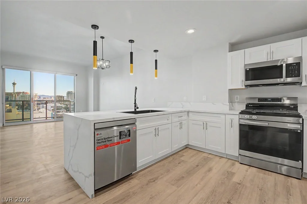 150 Las Vegas, Las Vegas, NV 89101