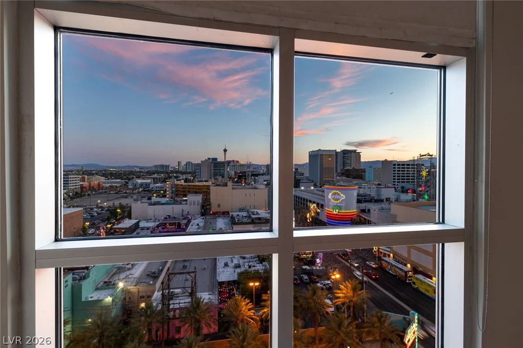 150 Las Vegas, Las Vegas, NV 89101