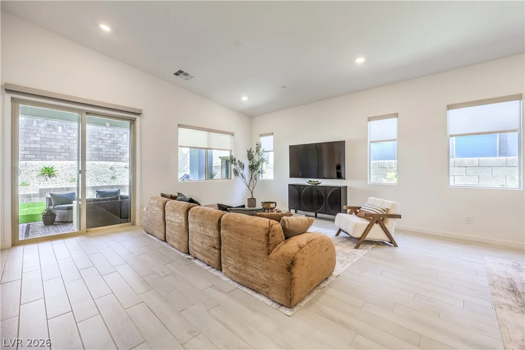 85 Agnew, Las Vegas, NV 89138