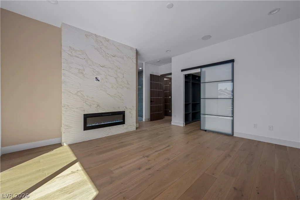 2824 Queens Courtyard, Las Vegas, NV 89109