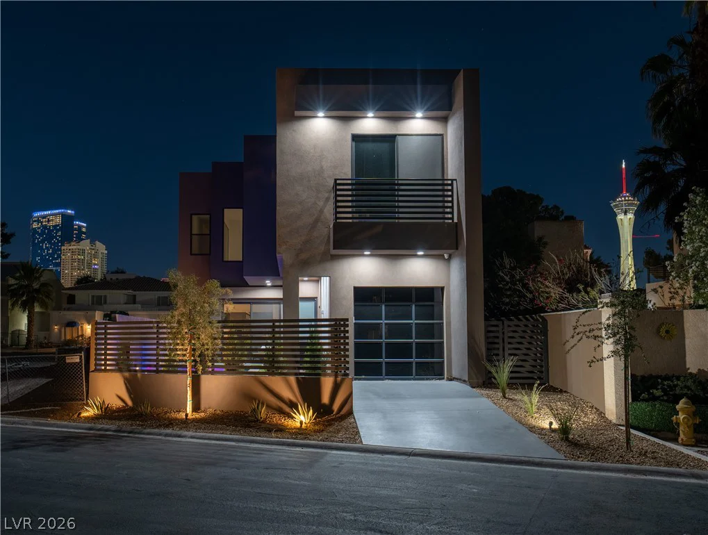 2824 Queens Courtyard, Las Vegas, NV 89109
