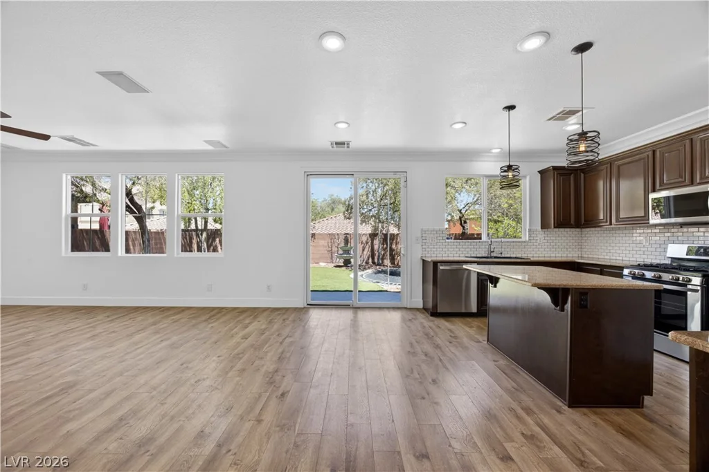 7304 Apache Mission, Las Vegas, NV 89179