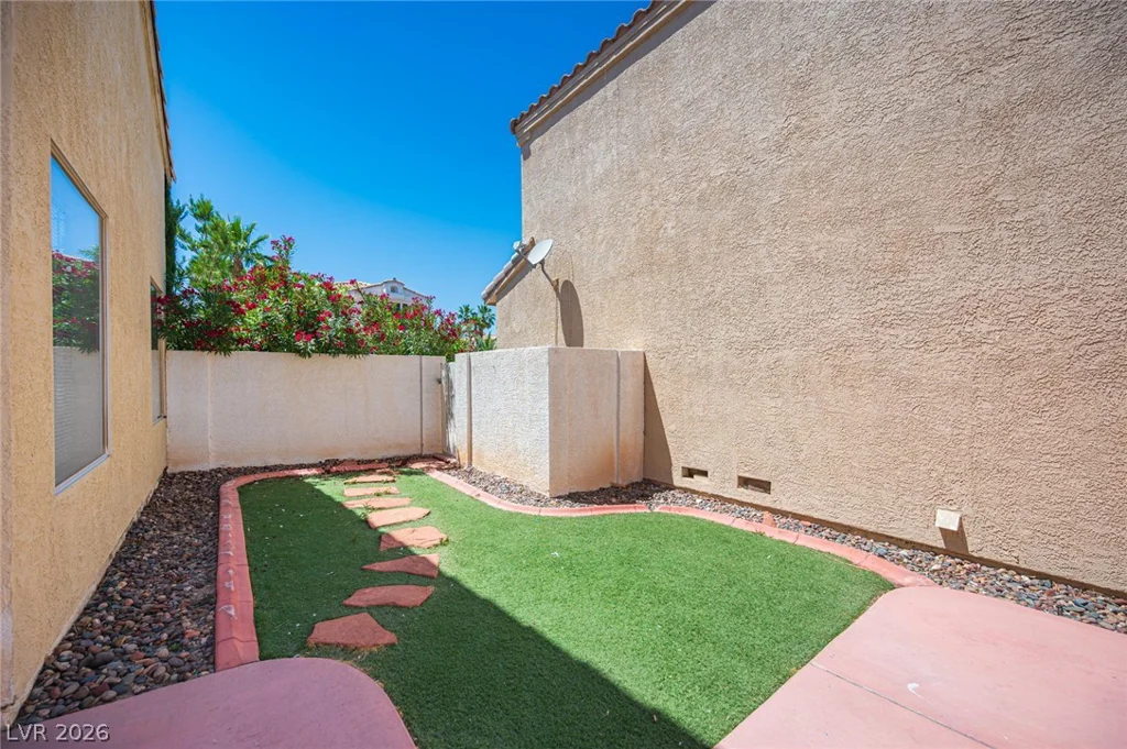 3470 Middle View, Las Vegas, NV 89129