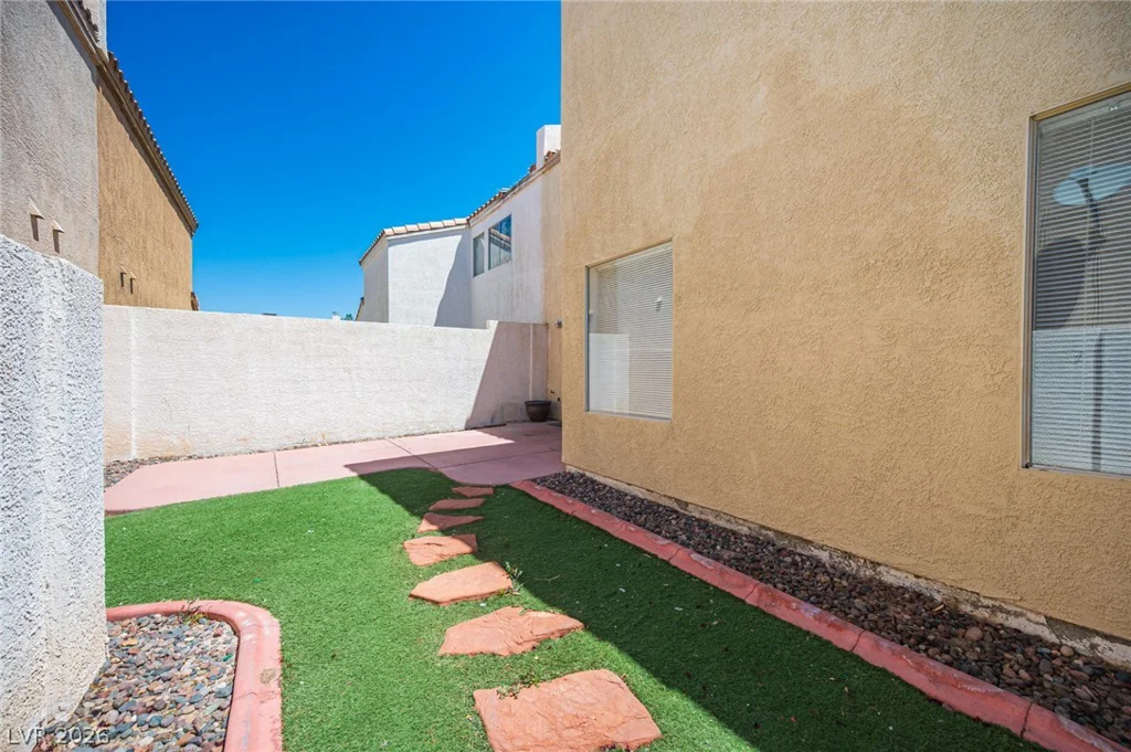 3470 Middle View, Las Vegas, NV 89129