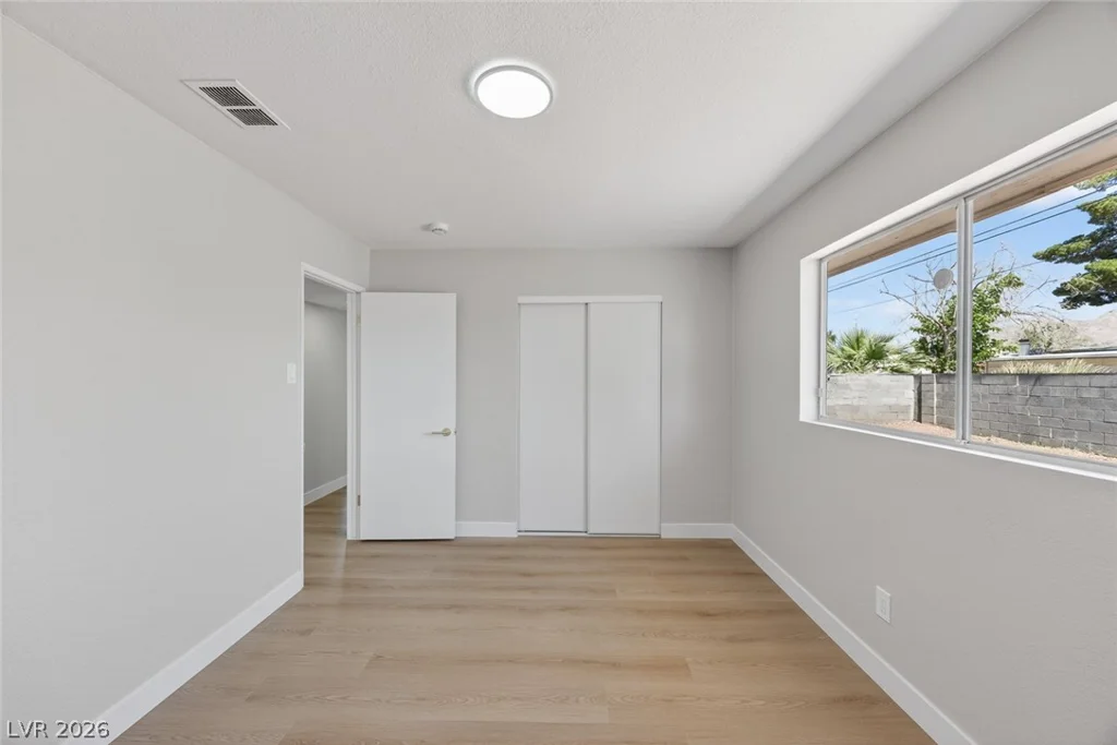 2484 Anglia, Las Vegas, NV 89142