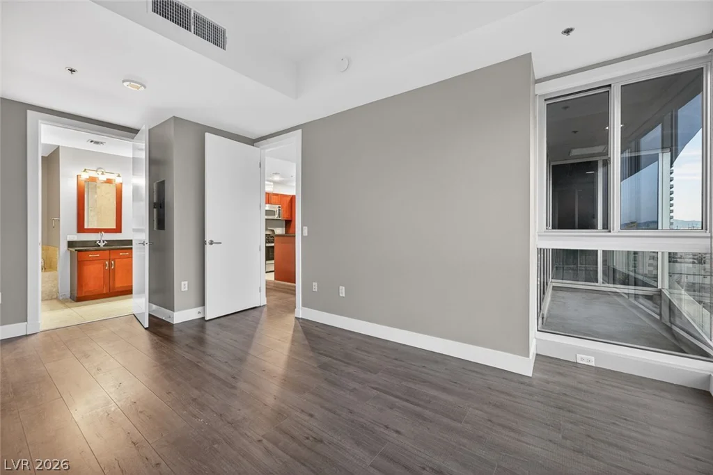 4575 Dean Martin, Las Vegas, NV 89103