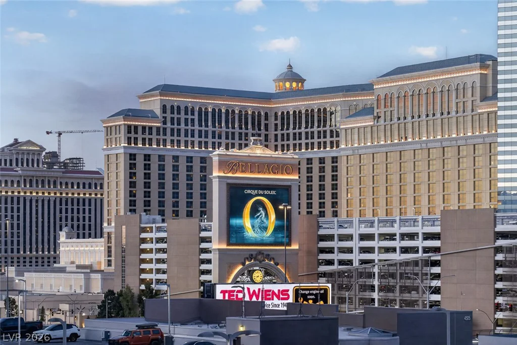 4575 Dean Martin, Las Vegas, NV 89103
