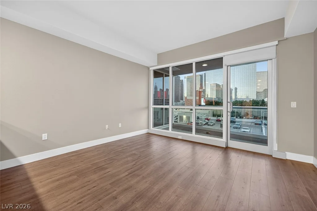 4575 Dean Martin, Las Vegas, NV 89103