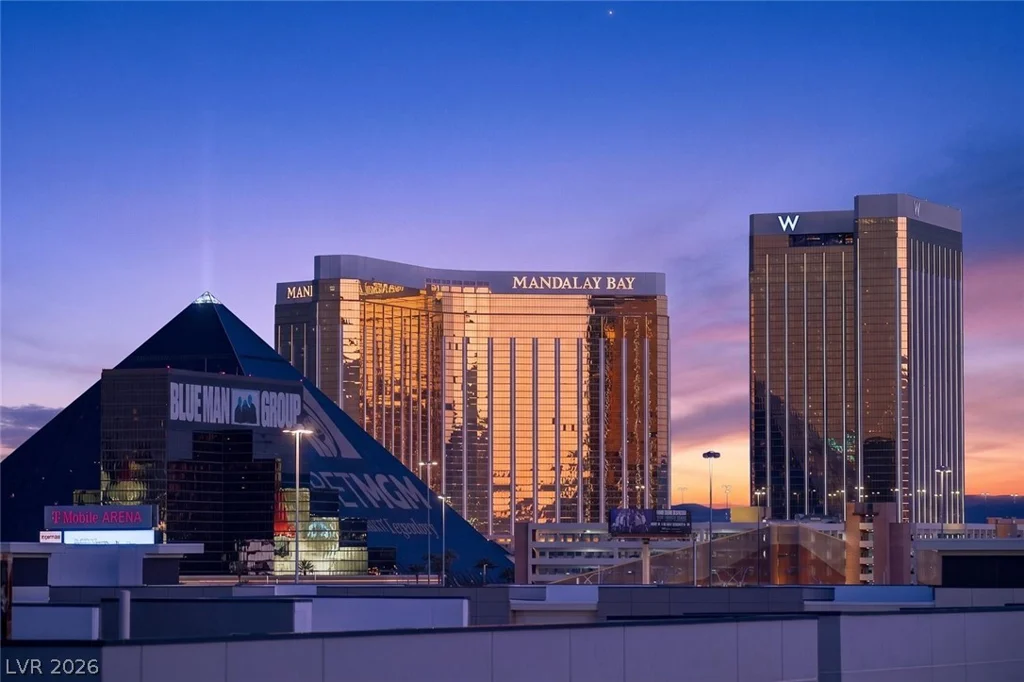 4575 Dean Martin, Las Vegas, NV 89103